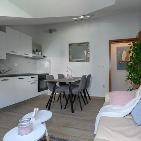 Guest house Inat 3*