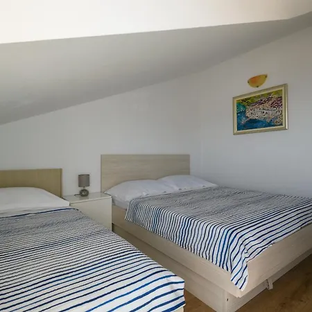 Inat Guest house 3*